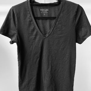 Everlane Medium Black v-neck short sleeved
